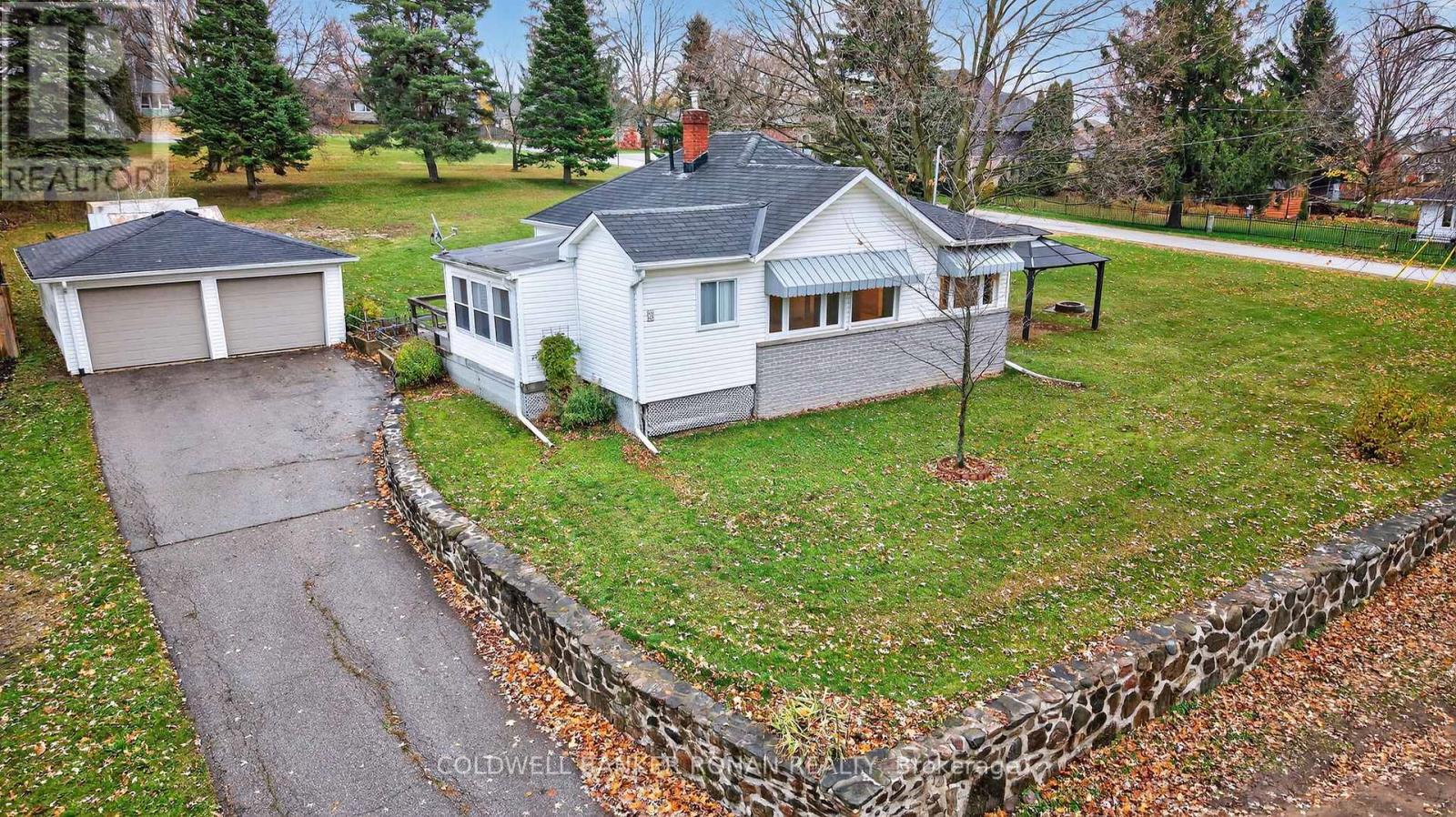 3 Cook Avenue, Innisfil, Ontario  L0L 1L0 - Photo 2 - N12534190