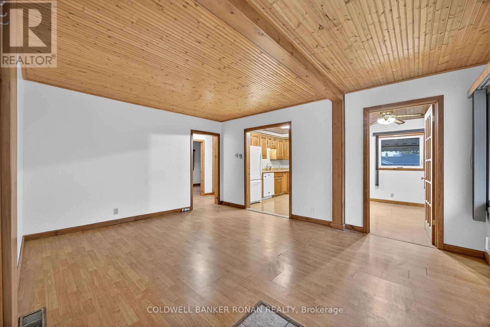 3 Cook Avenue, Innisfil, Ontario  L0L 1L0 - Photo 6 - N12534190