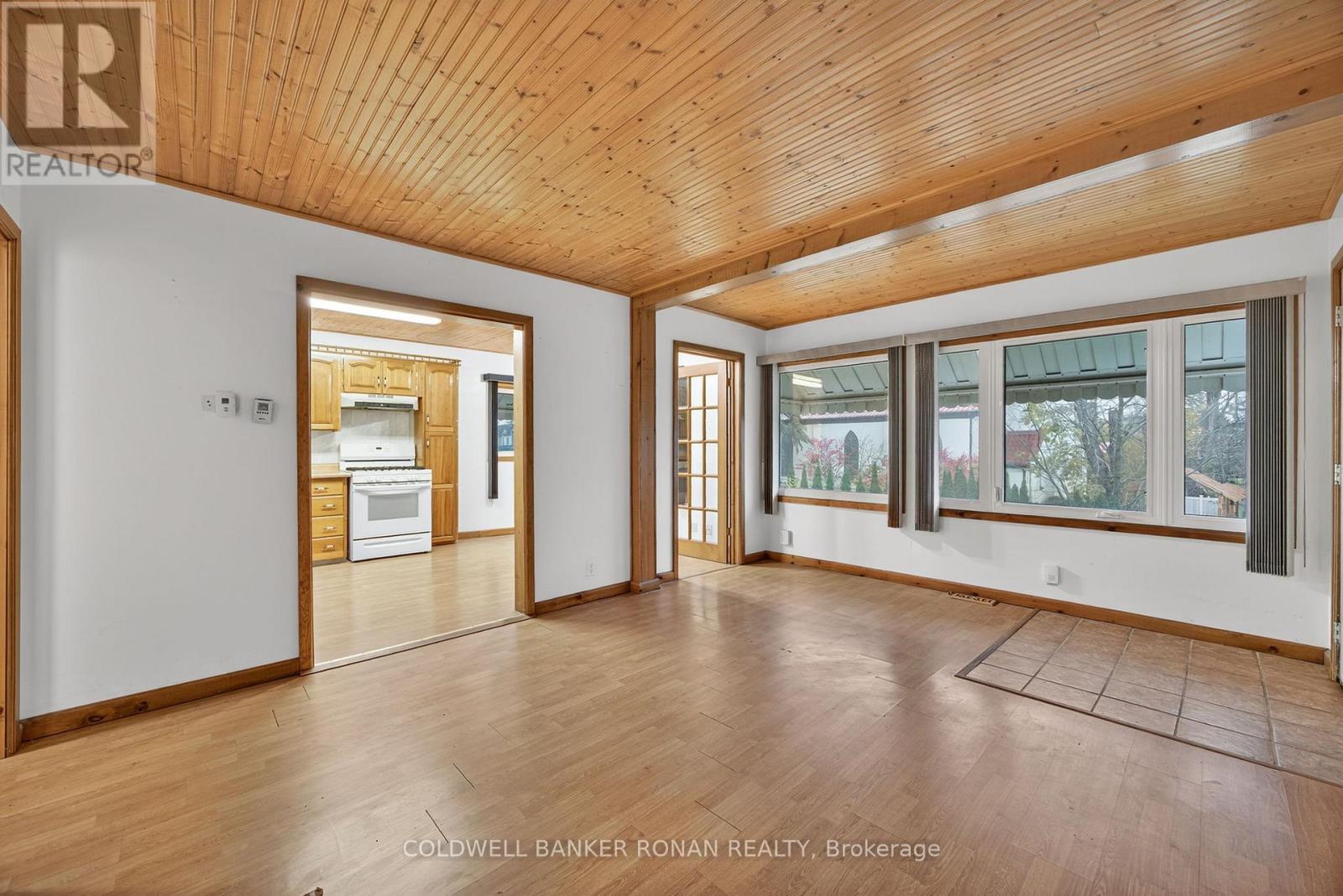 3 Cook Avenue, Innisfil, Ontario  L0L 1L0 - Photo 8 - N12534190