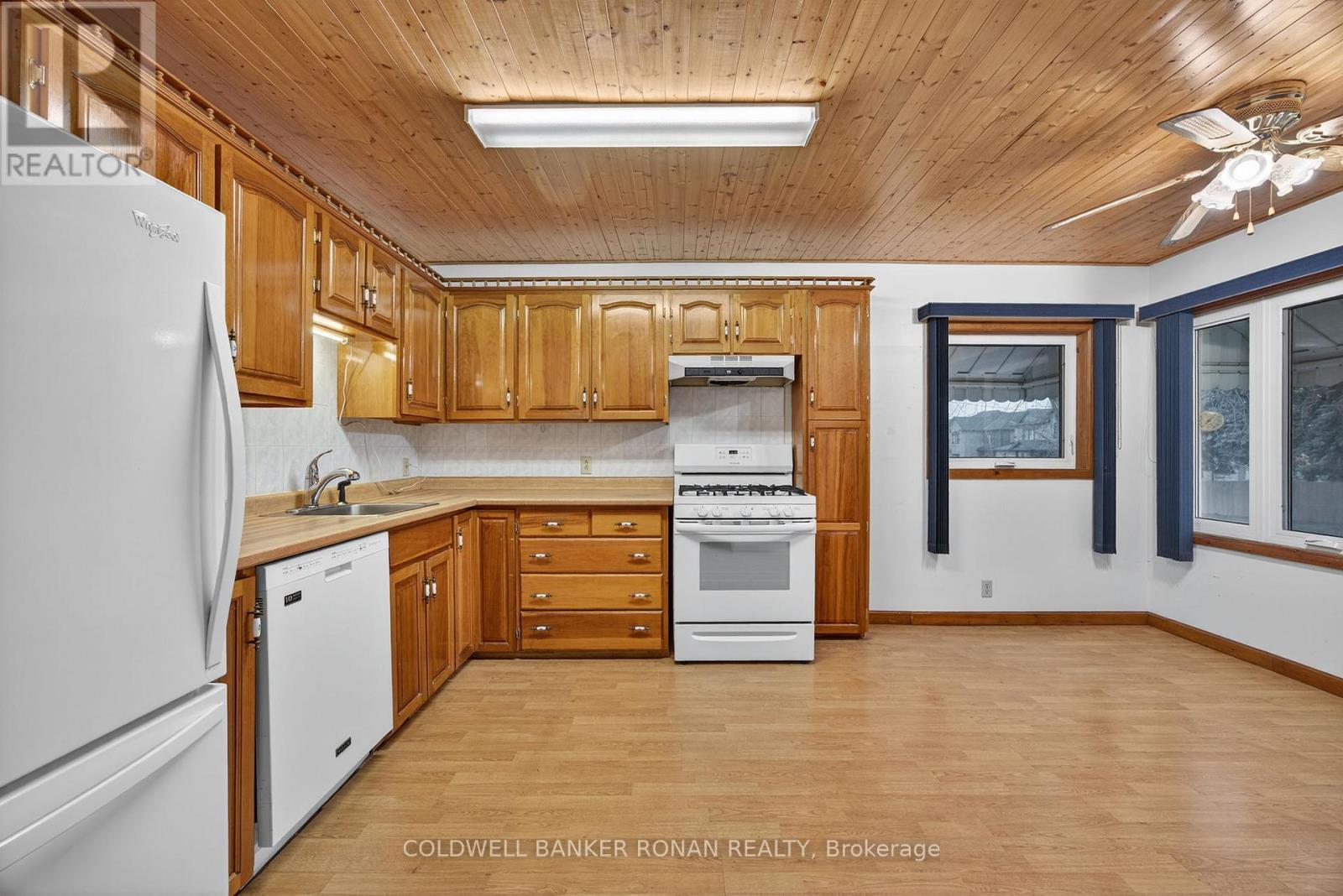 3 Cook Avenue, Innisfil, Ontario  L0L 1L0 - Photo 9 - N12534190