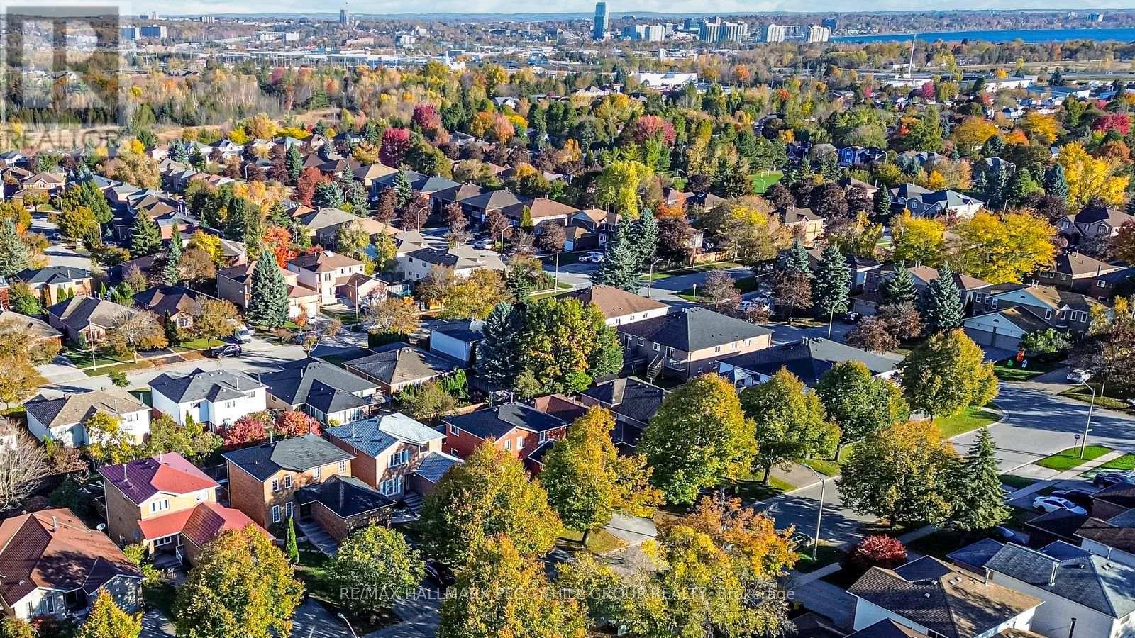 12 Cuthbert Street, Barrie (Ardagh), Ontario  L4N 6X7 - Photo 19 - S12534160