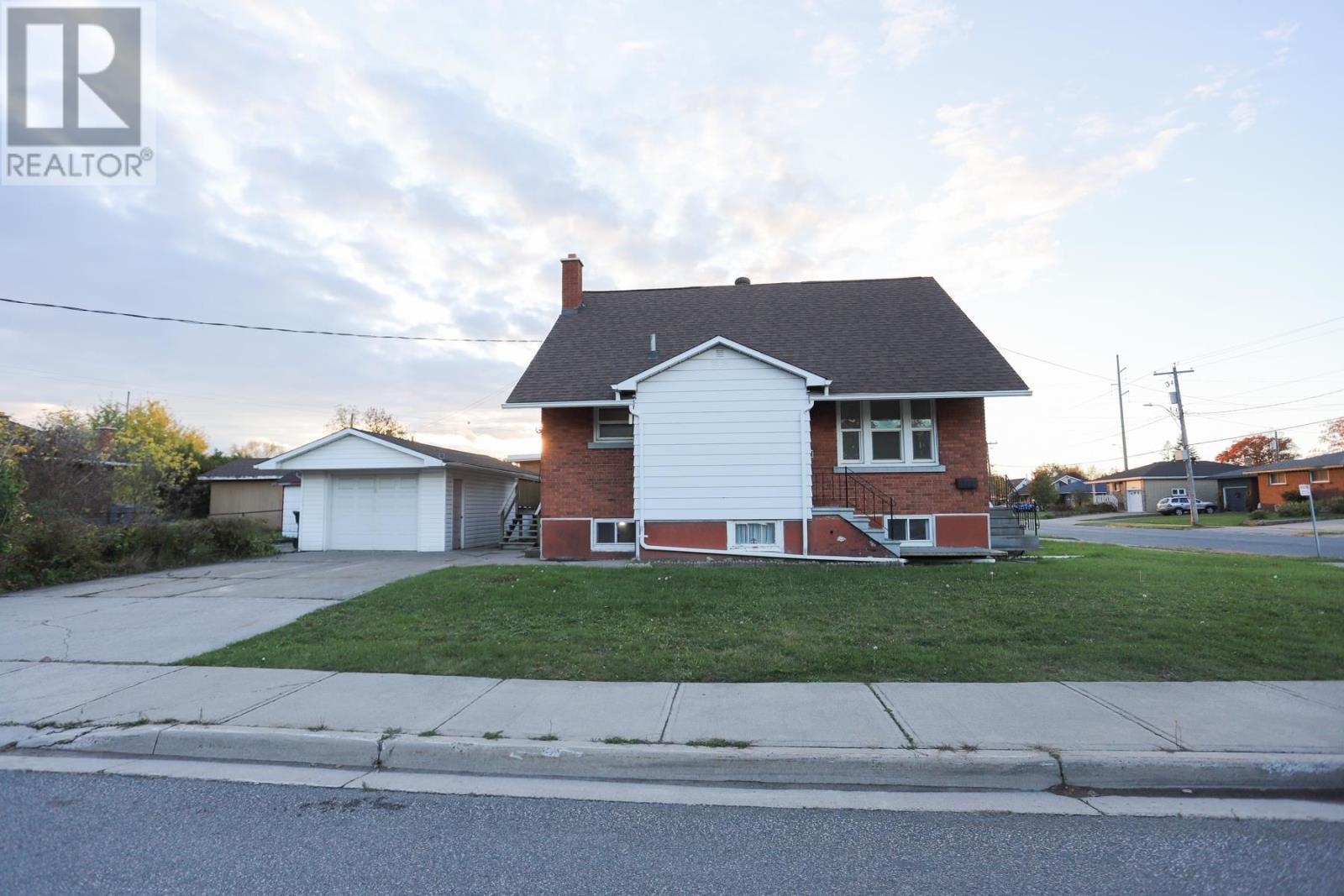 175 Henrietta Ave, Sault Ste. Marie, Ontario  P6C 2A2 - Photo 4 - SM253045