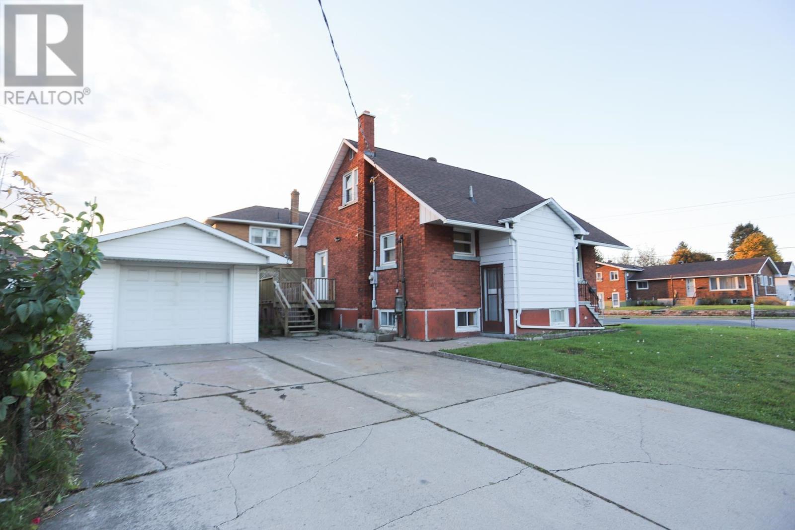 175 Henrietta Ave, Sault Ste. Marie, Ontario  P6C 2A2 - Photo 5 - SM253045