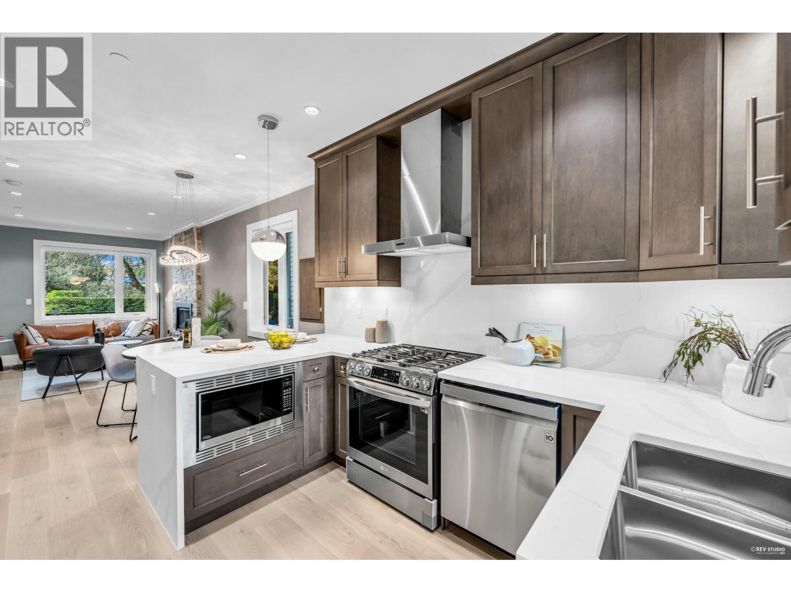 6530 Angus Drive, Vancouver, British Columbia  V6P 5H9 - Photo 9 - R3066477