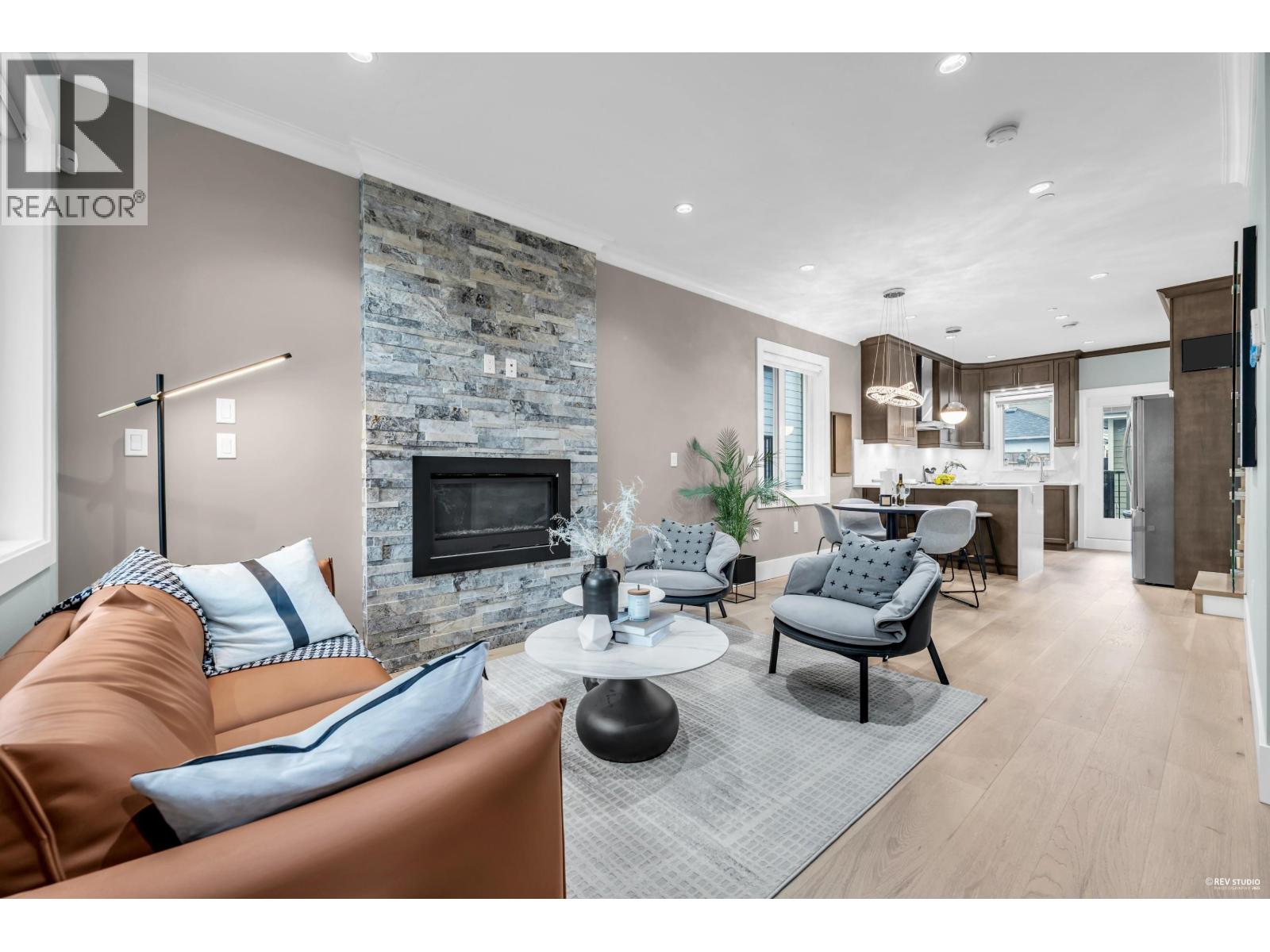 6530 Angus Drive, Vancouver, British Columbia  V6P 5H9 - Photo 3 - R3066477