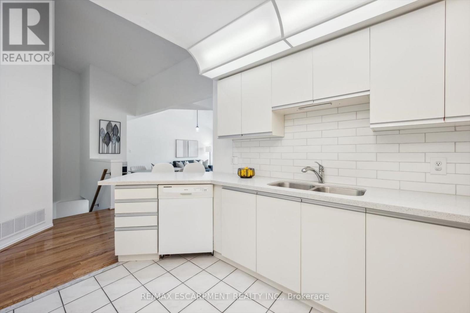 58 - 1240 Westview Terrace, Oakville, Ontario  L6M 3M3 - Photo 13 - W12534042