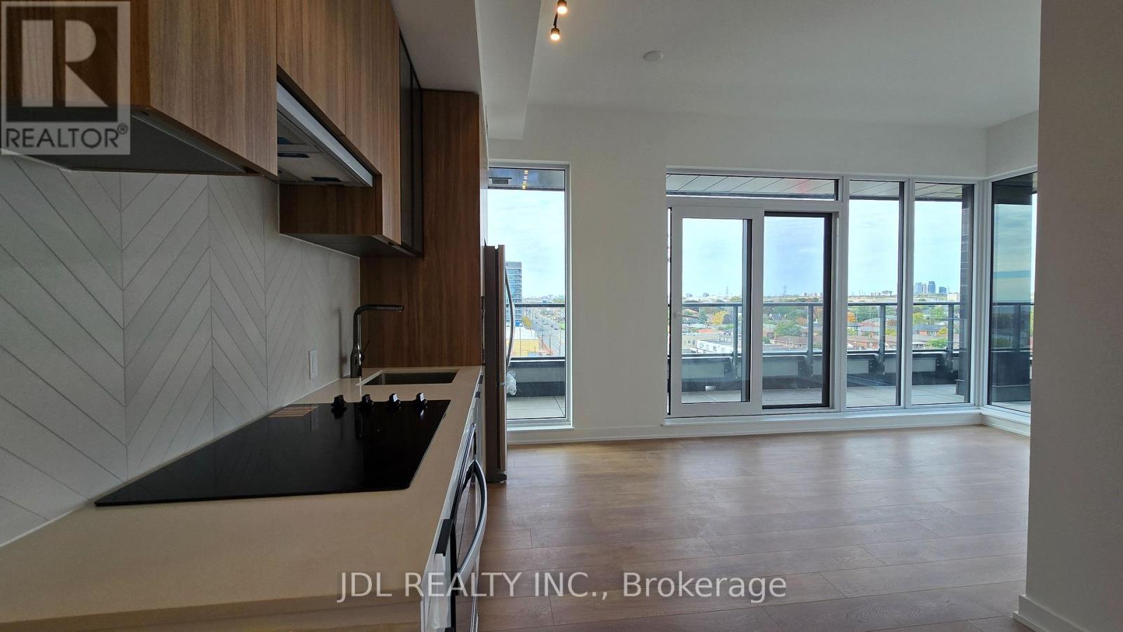 615 - 1037 THE QUEENSWAY, Toronto, Ontario