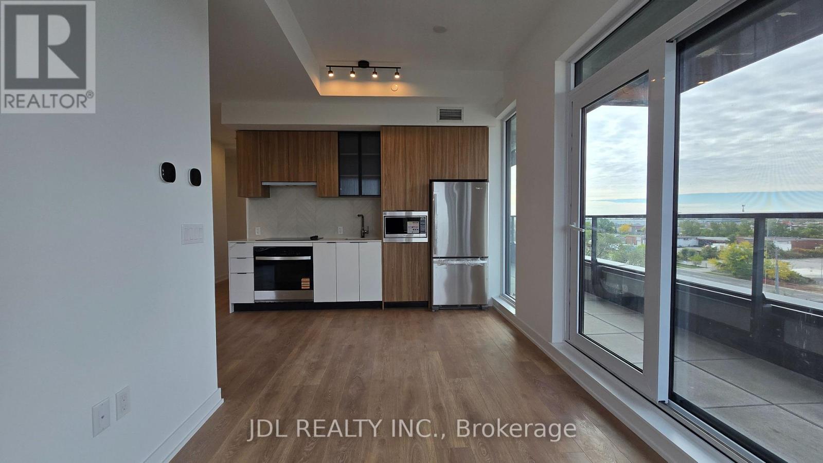 615 - 1037 The Queensway, Toronto, Ontario  M8Z 6C7 - Photo 2 - W12534066