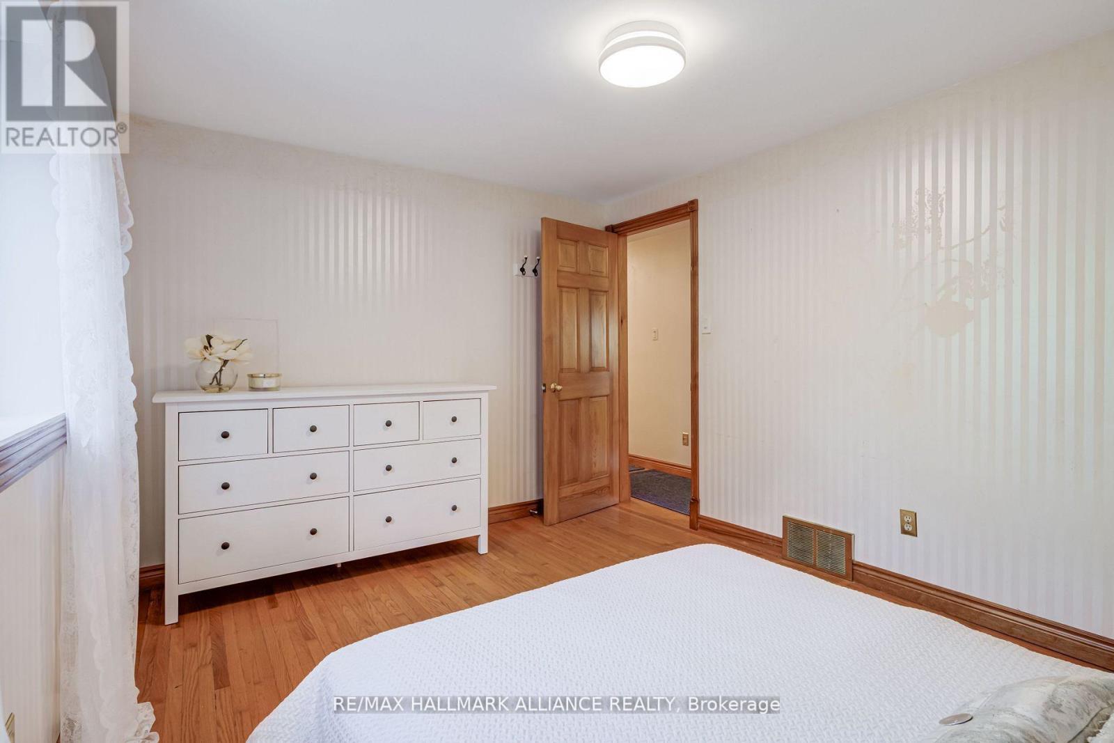 2033 Water's Edge Drive, Oakville, Ontario  L6L 1A3 - Photo 24 - W12534072