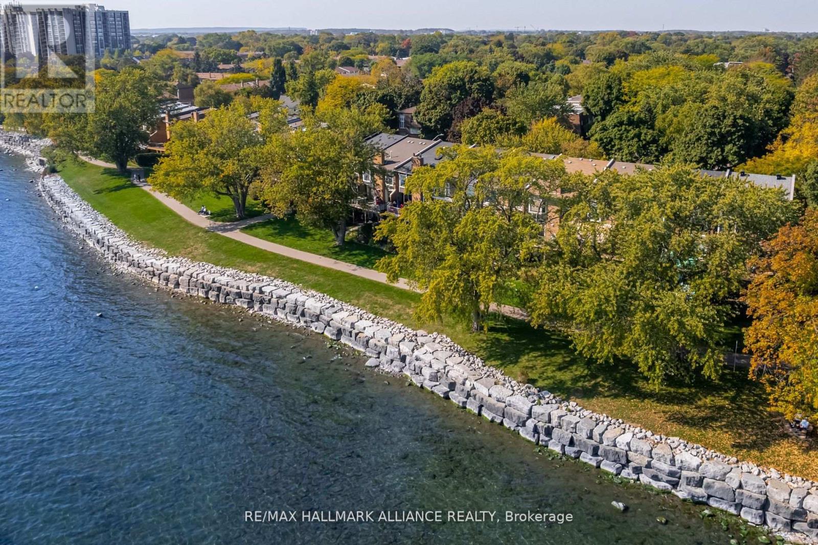 2033 Water's Edge Drive, Oakville, Ontario  L6L 1A3 - Photo 45 - W12534072