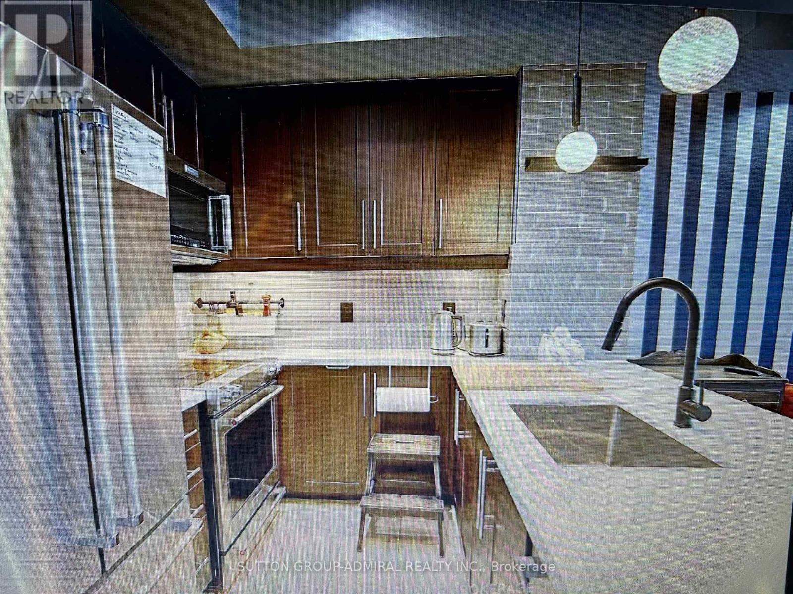 3201 - 385 Prince Of Whales Drive, Mississauga, Ontario  L5B 0C6 - Photo 3 - W12534096