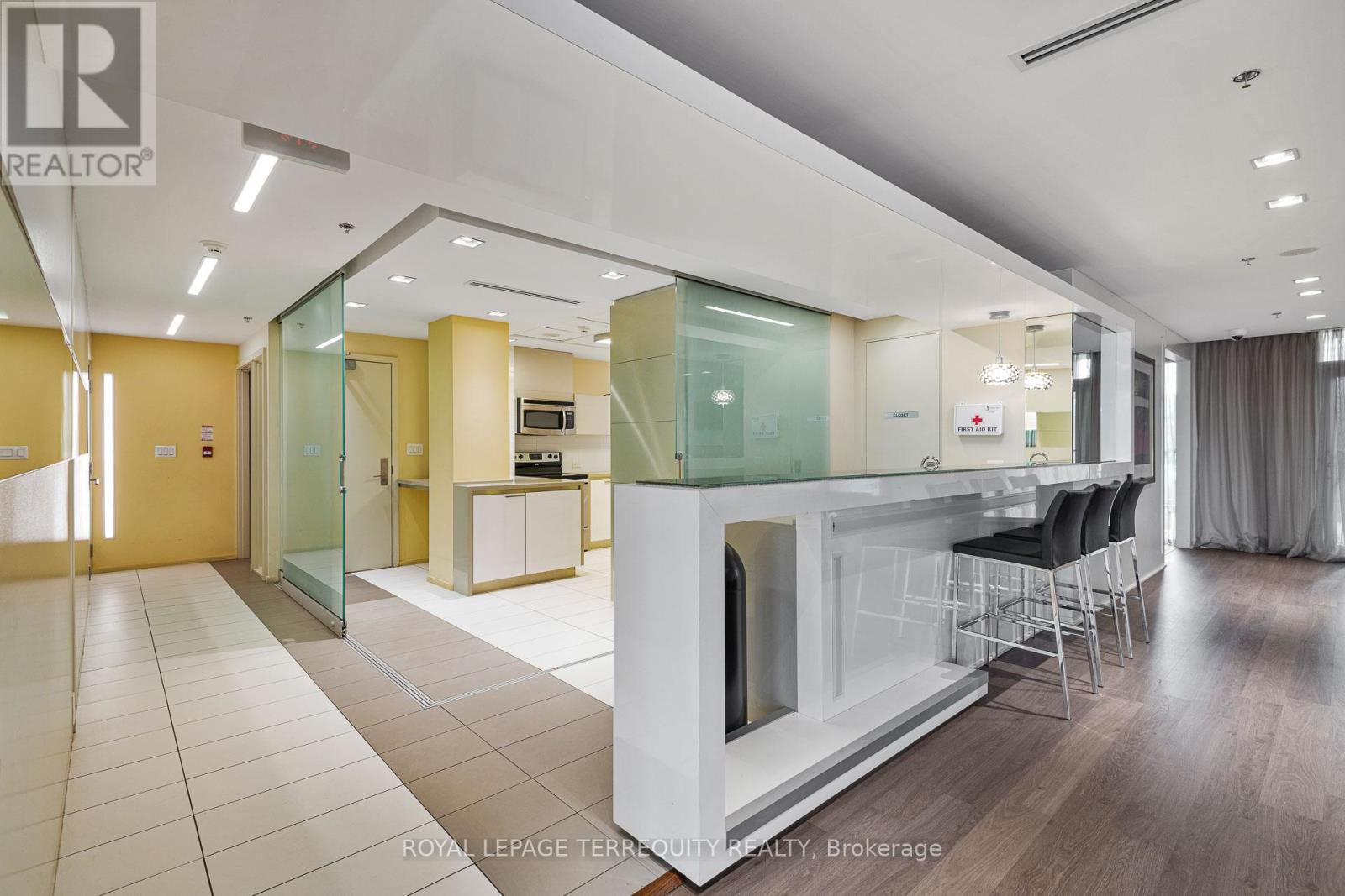 205 - 16 Brookers Lane, Toronto, Ontario  M8V 0A5 - Photo 34 - W12534200