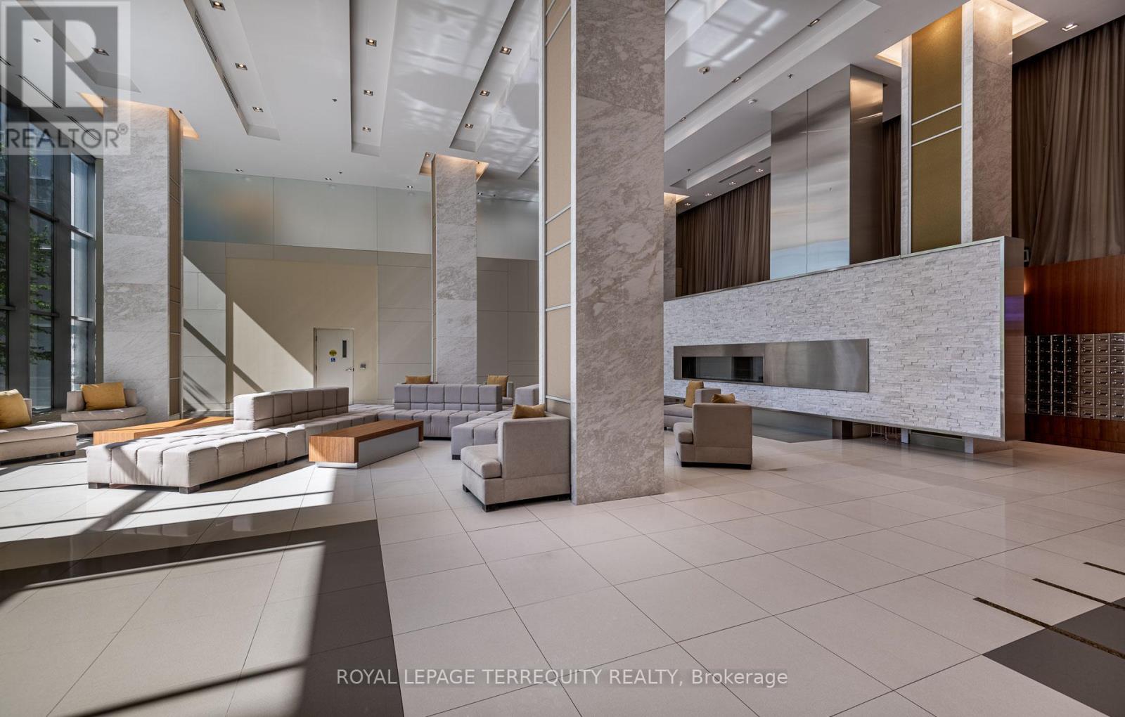 205 - 16 Brookers Lane, Toronto, Ontario  M8V 0A5 - Photo 4 - W12534200