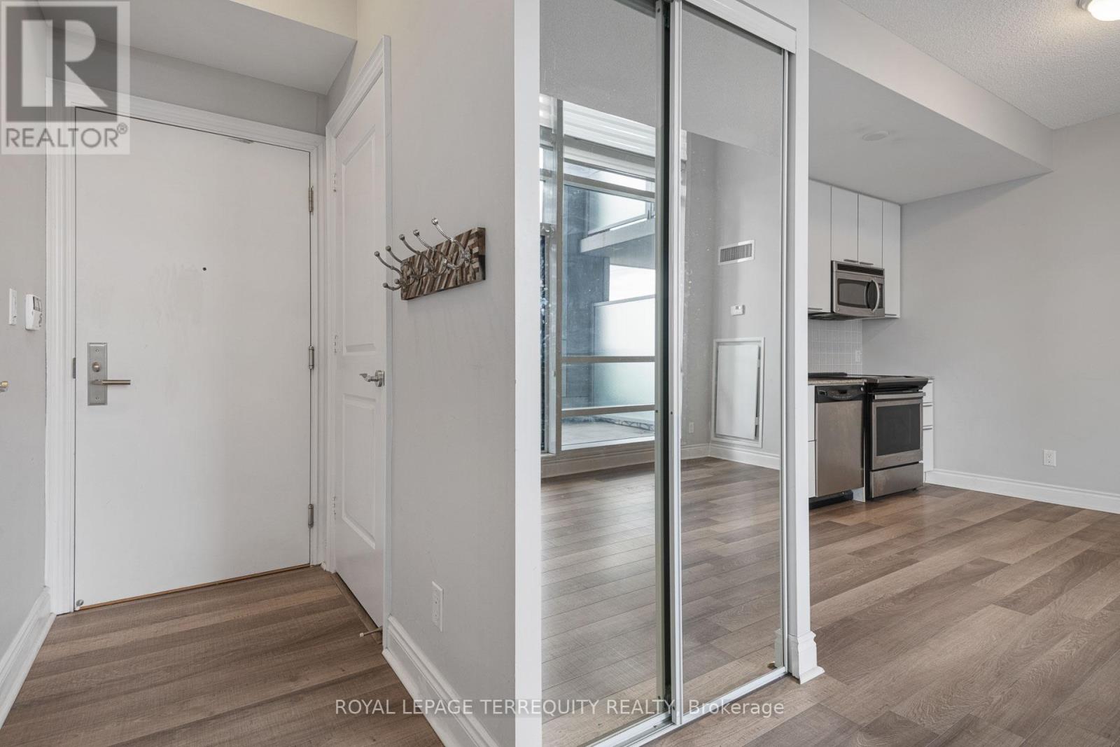 205 - 16 Brookers Lane, Toronto, Ontario  M8V 0A5 - Photo 6 - W12534200