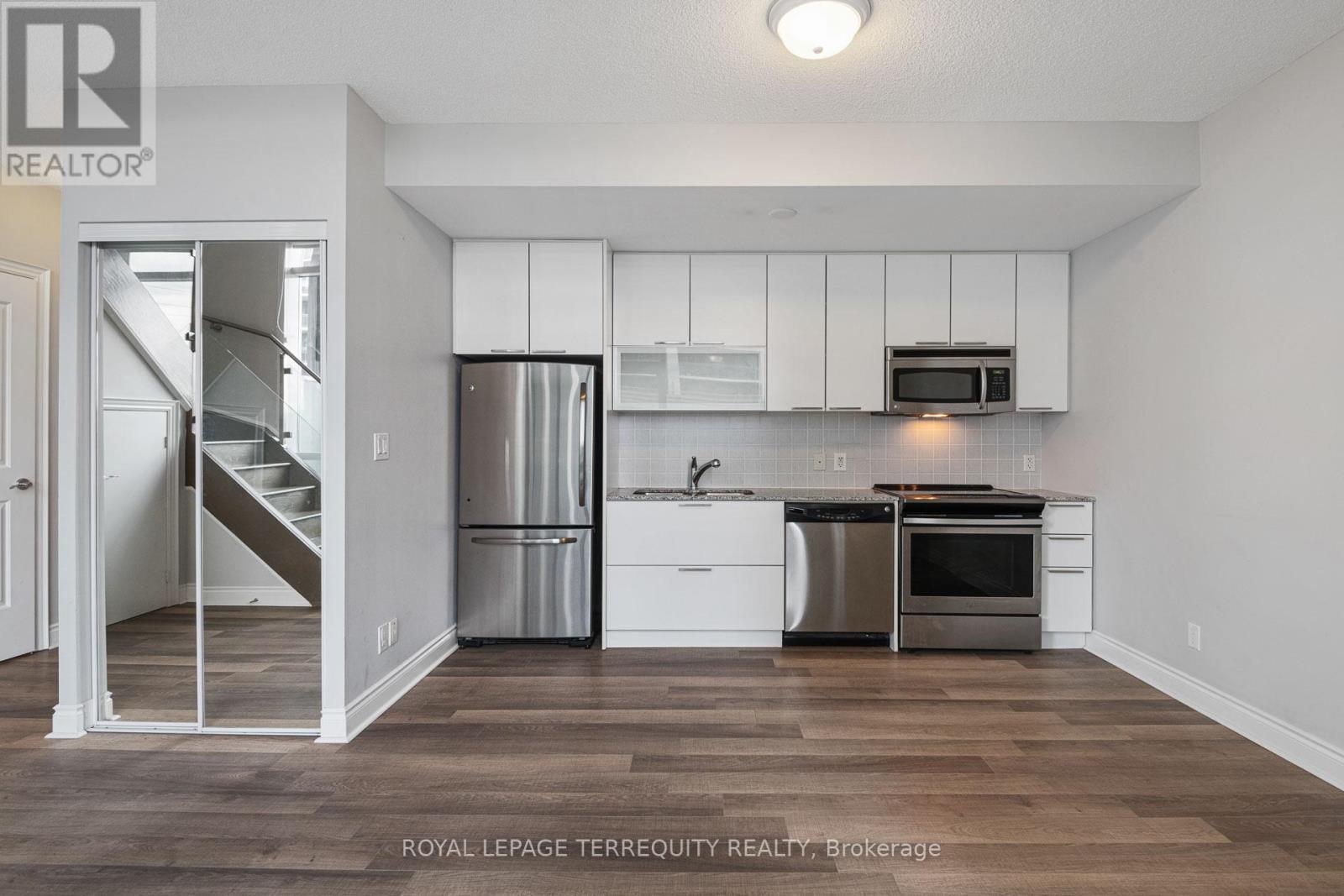 205 - 16 Brookers Lane, Toronto, Ontario  M8V 0A5 - Photo 8 - W12534200