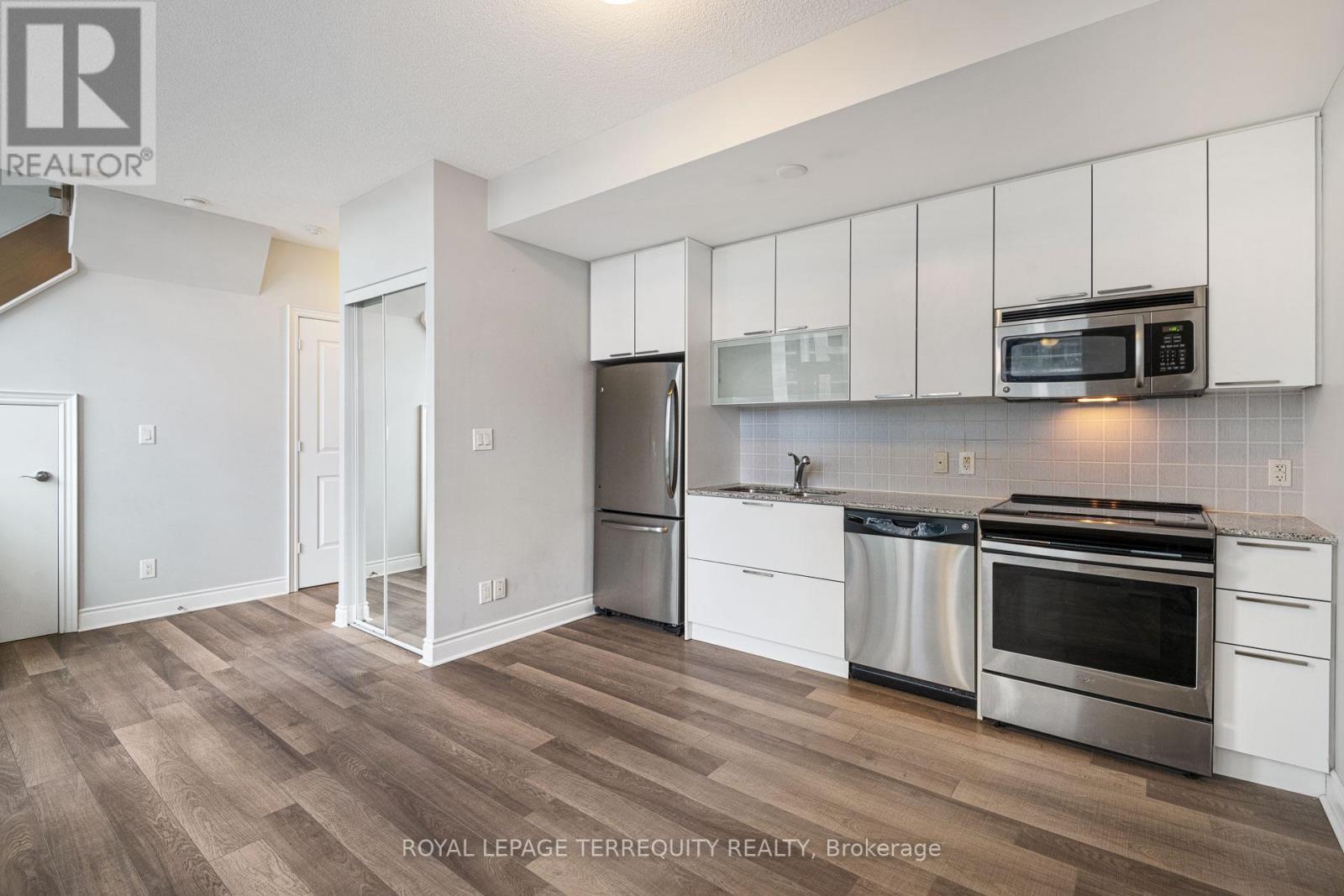 205 - 16 Brookers Lane, Toronto, Ontario  M8V 0A5 - Photo 9 - W12534200