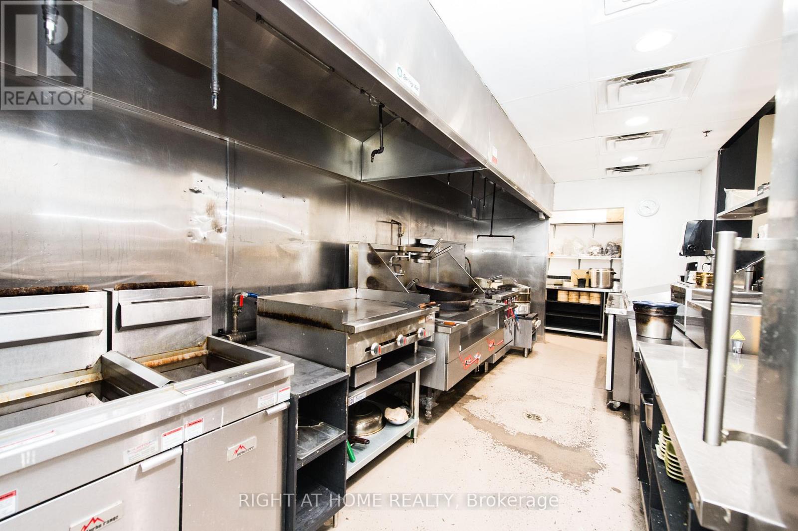 G10 - 2000 Appleby Line, Burlington, Ontario  L7L 6M6 - Photo 27 - W12534208