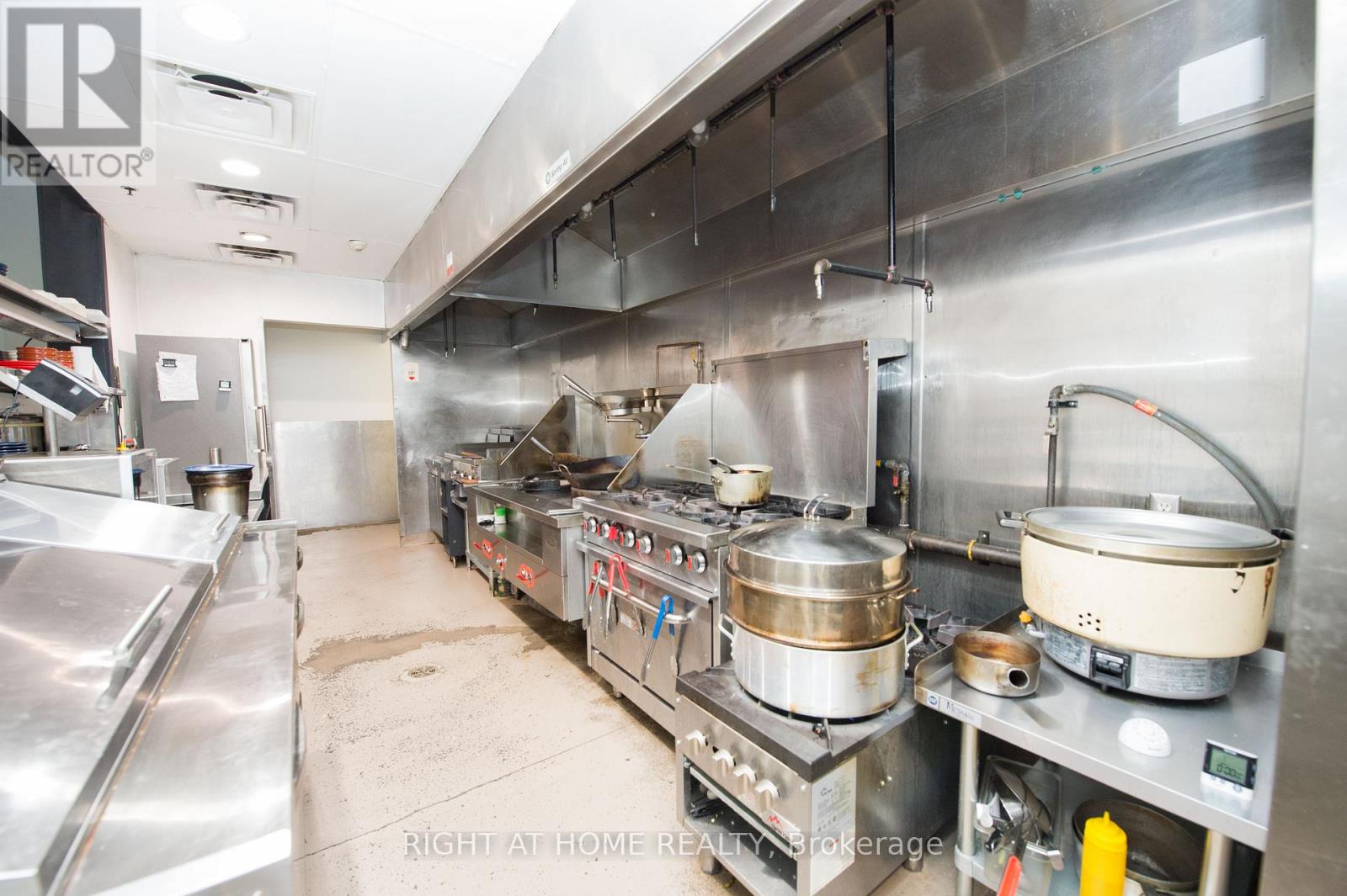 G10 - 2000 Appleby Line, Burlington, Ontario  L7L 6M6 - Photo 29 - W12534208