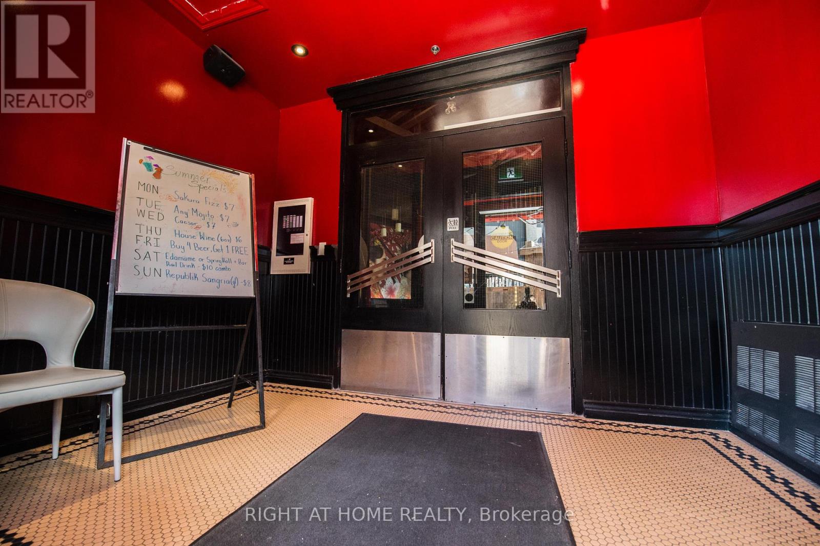 G10 - 2000 Appleby Line, Burlington, Ontario  L7L 6M6 - Photo 3 - W12534208