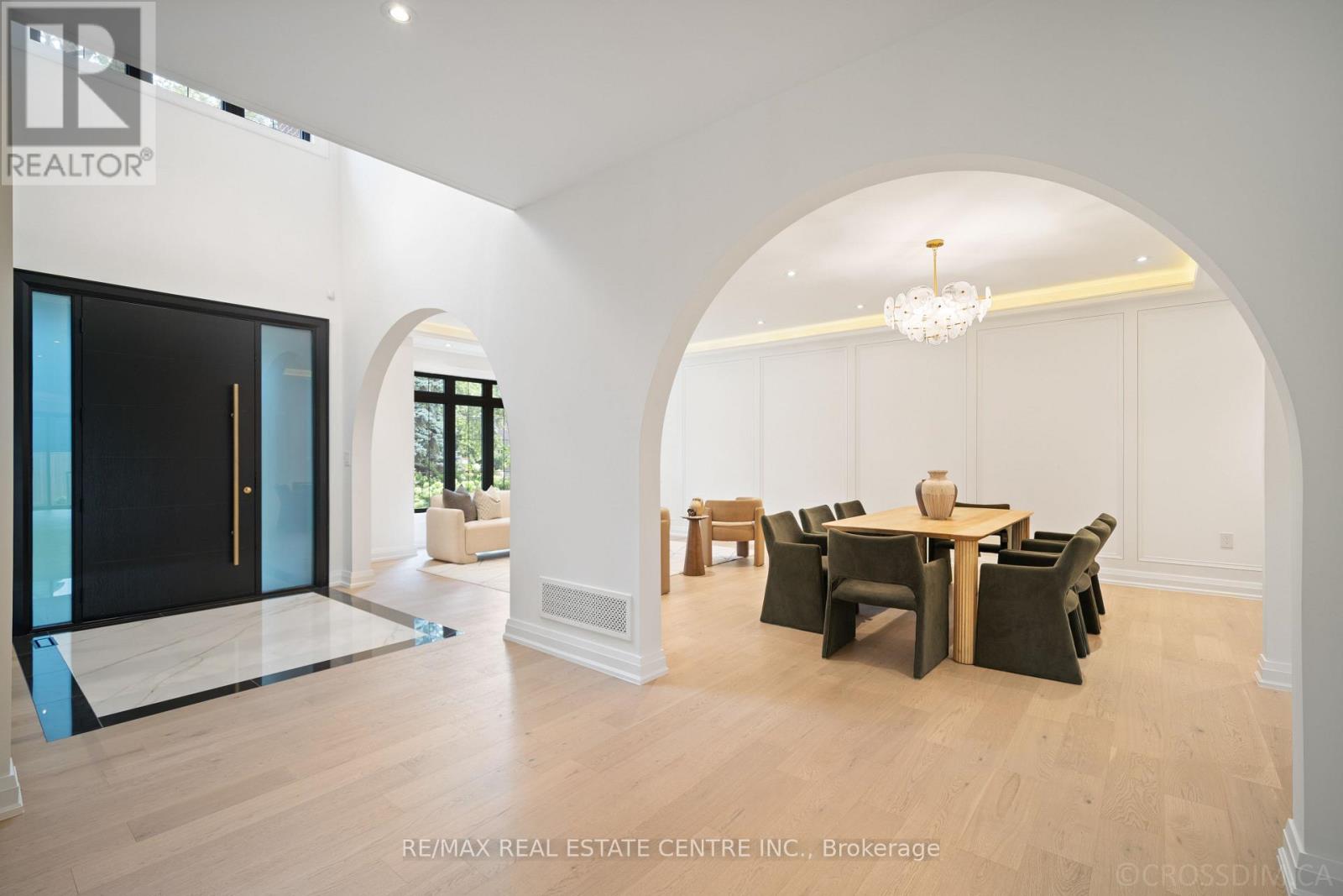 1065 Rebecca Street, Oakville, Ontario  L6L 1Y6 - Photo 11 - W12534216