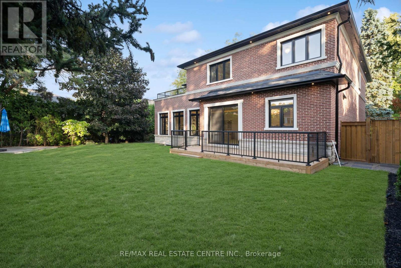 1065 Rebecca Street, Oakville, Ontario  L6L 1Y6 - Photo 43 - W12534216