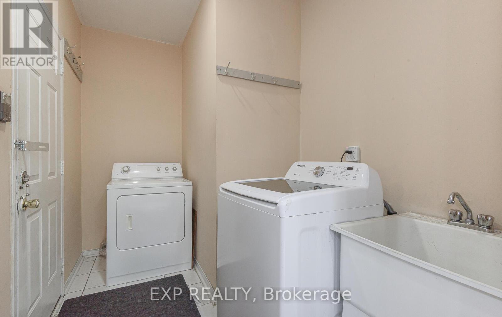 15 Meadow Glade Road, Brampton, Ontario  L6R 1Z7 - Photo 14 - W12534246