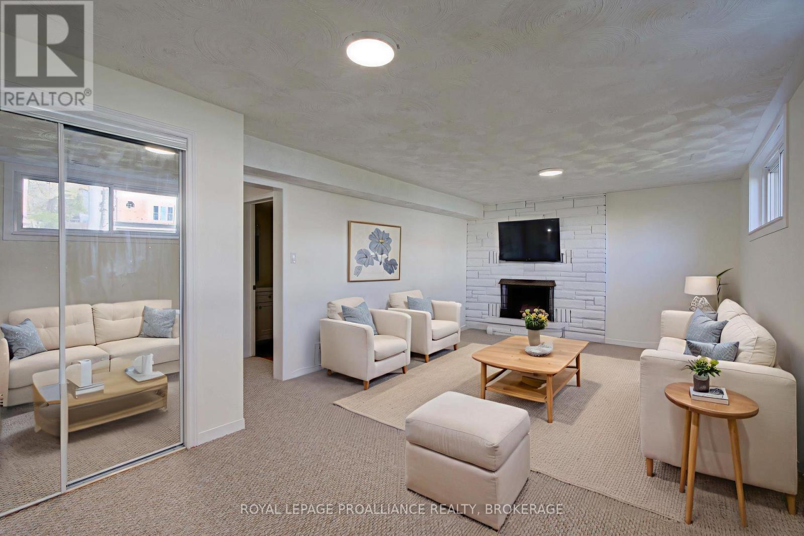 84 Joyce Street, Kingston, Ontario K7K 6A7 - Photo 12 - X12534268