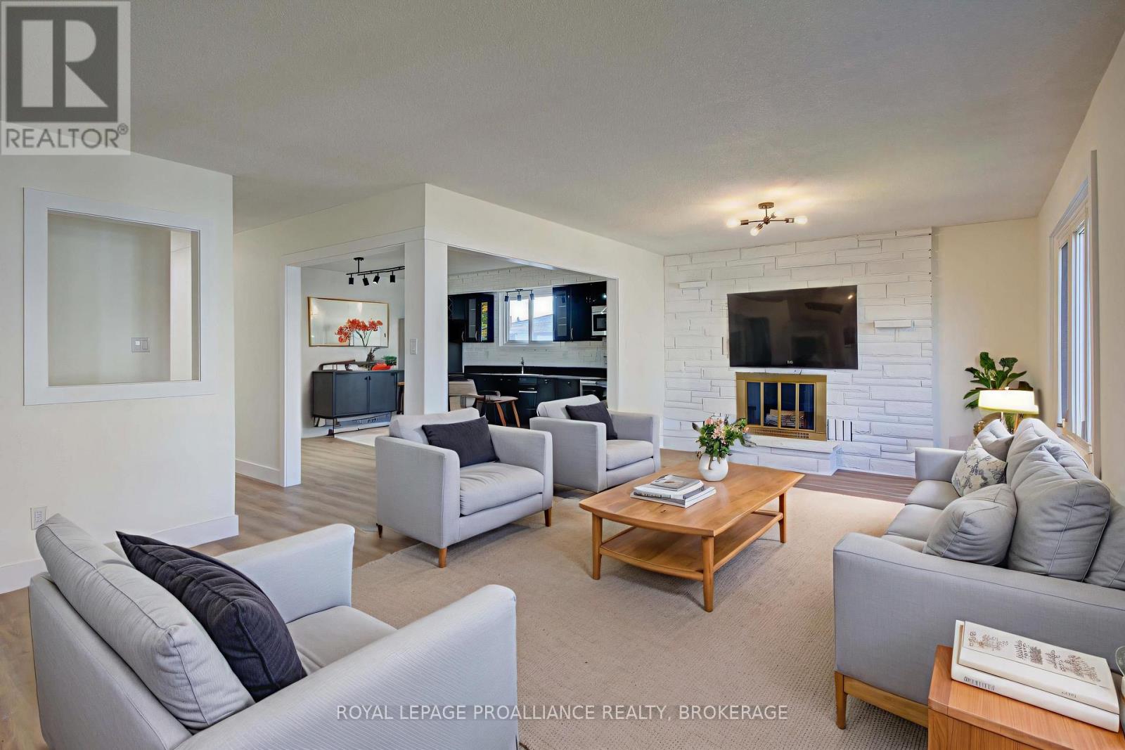 84 Joyce Street, Kingston, Ontario K7K 6A7 - Photo 3 - X12534268