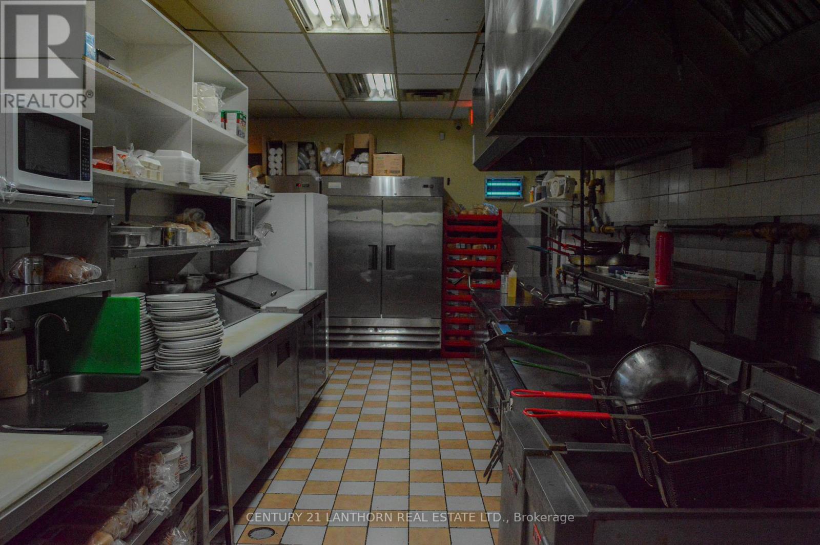 423-425 Sidney Street, Quinte West, Ontario K8V 6N6 - Photo 16 - X12534302