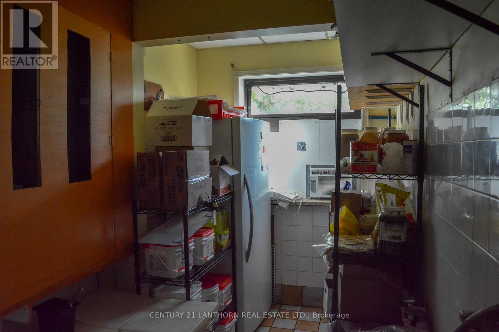 423-425 Sidney Street, Quinte West, Ontario K8V 6N6 - Photo 19 - X12534302