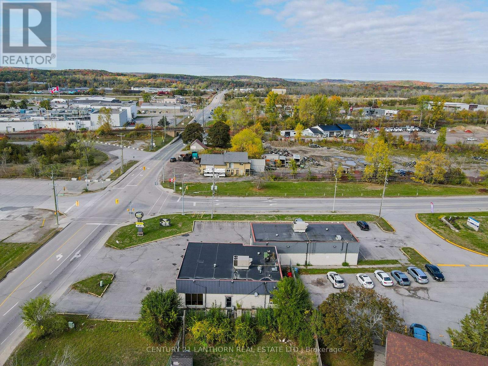 423-425 Sidney Street, Quinte West, Ontario K8V 6N6 - Photo 2 - X12534302