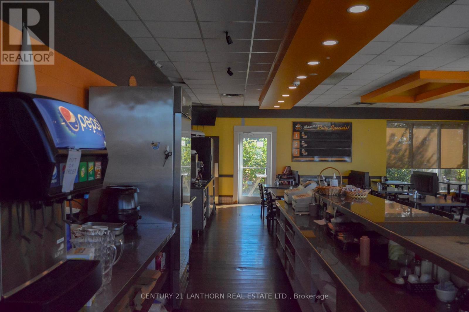 423-425 Sidney Street, Quinte West, Ontario K8V 6N6 - Photo 22 - X12534302