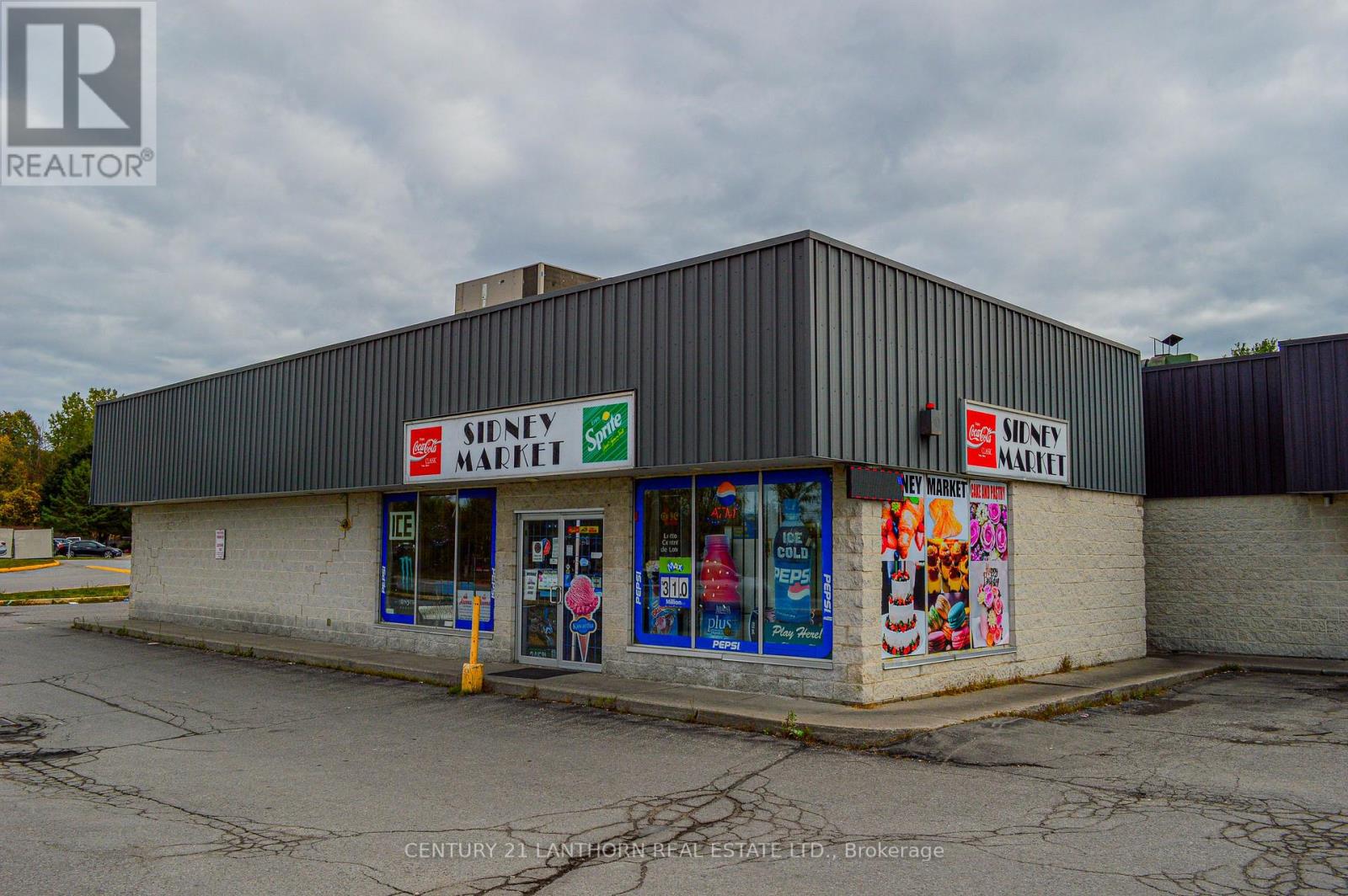 423-425 Sidney Street, Quinte West, Ontario K8V 6N6 - Photo 6 - X12534302