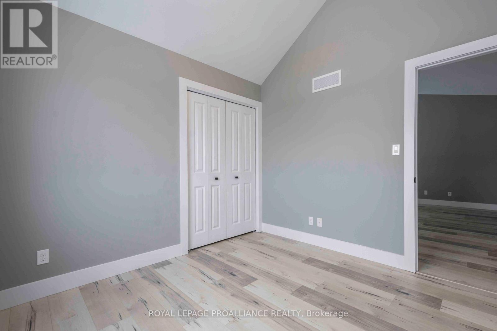 117 Farrington Crescent, Prince Edward County, Ontario K0K 2T0 - Photo 11 - X12534336