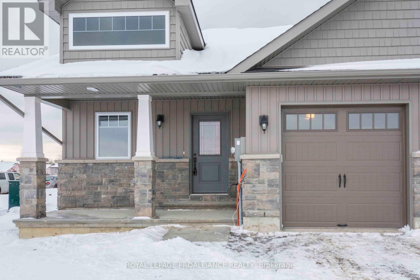 117 Farrington Crescent, Prince Edward County, Ontario K0K 2T0 - Photo 2 - X12534336