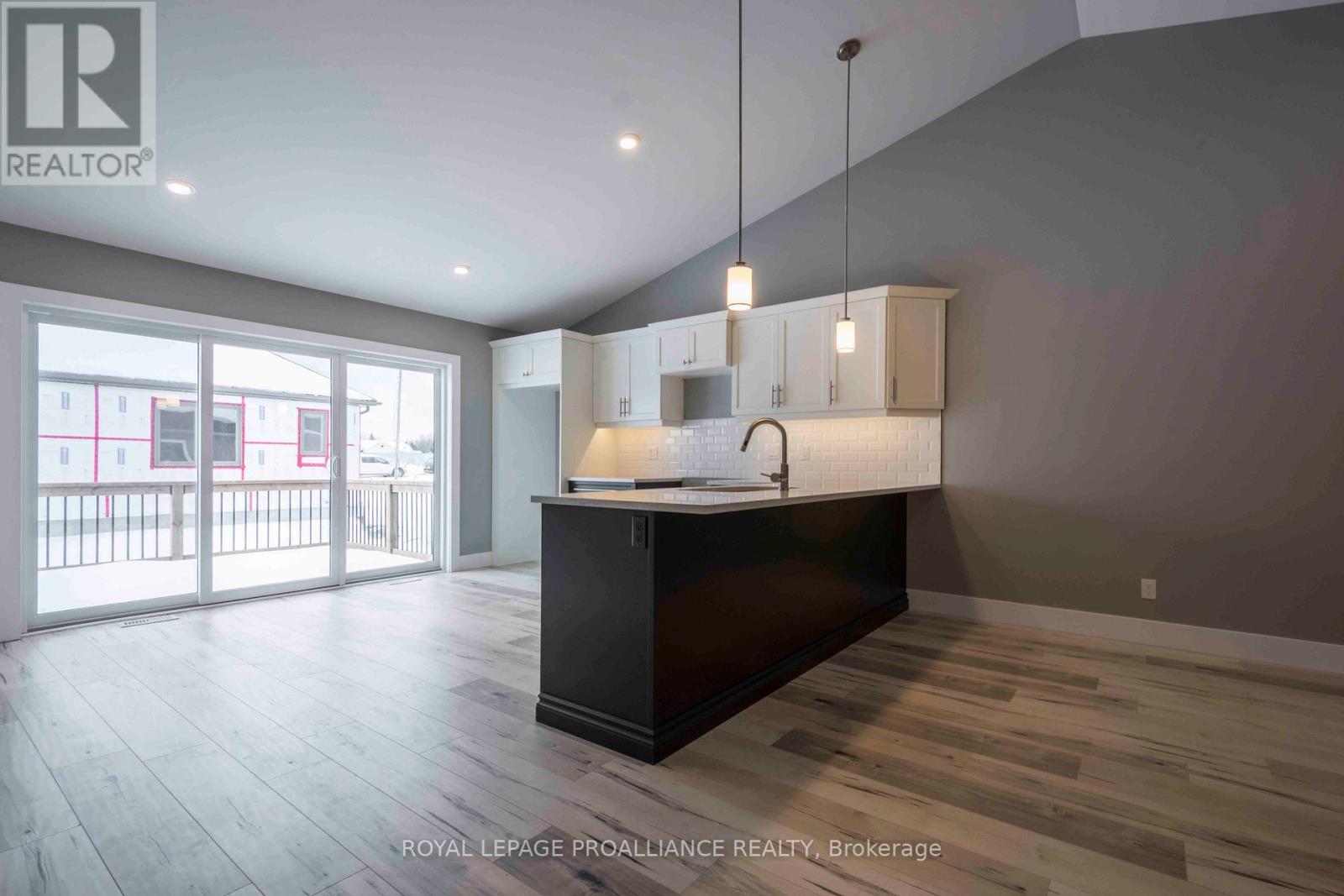 117 Farrington Crescent, Prince Edward County, Ontario K0K 2T0 - Photo 6 - X12534336