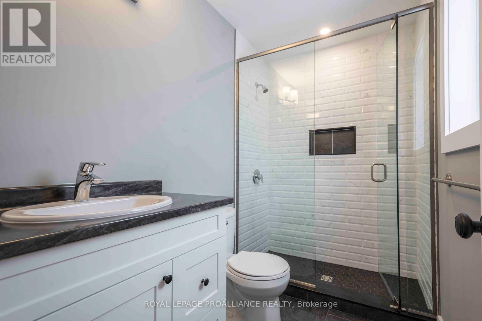 117 Farrington Crescent, Prince Edward County, Ontario K0K 2T0 - Photo 9 - X12534336