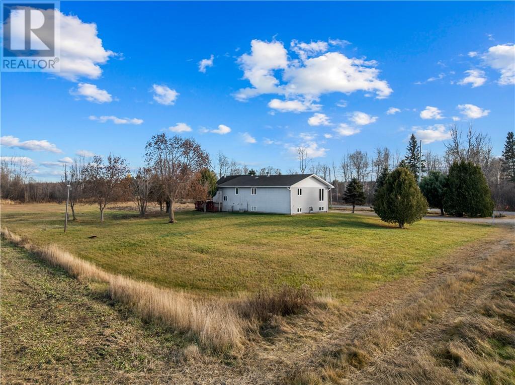 200 Lavallee Road, Chelmsford, Ontario P0M 1L0 - Photo 3 - 2125594