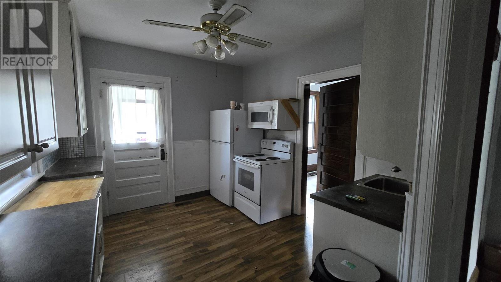 145 Albert St W, Sault Ste. Marie, Ontario P6A 1B5 - Photo 9 - SM253243