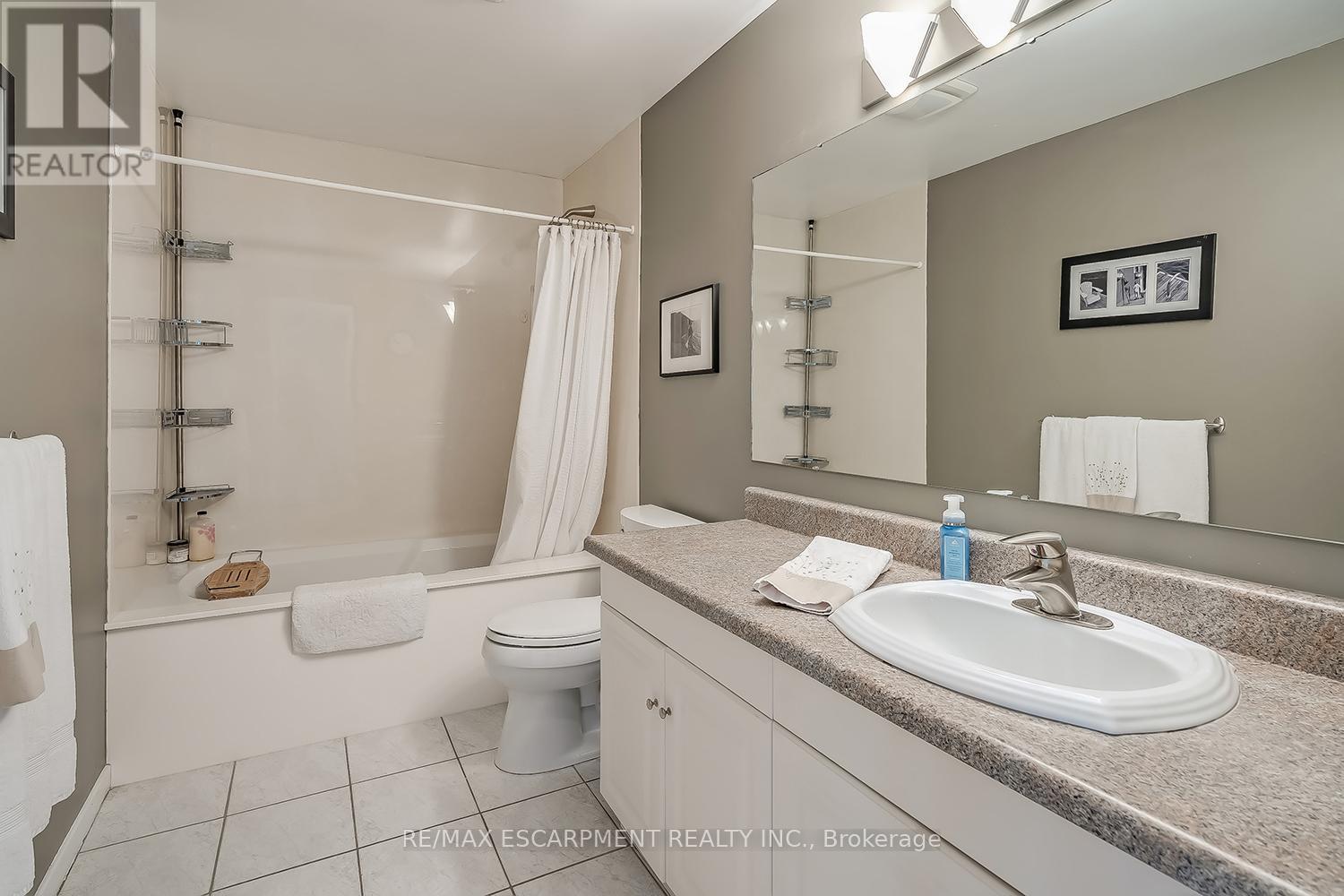 275 Alexander Court, Burlington, Ontario  L7R 4G1 - Photo 35 - W12313019