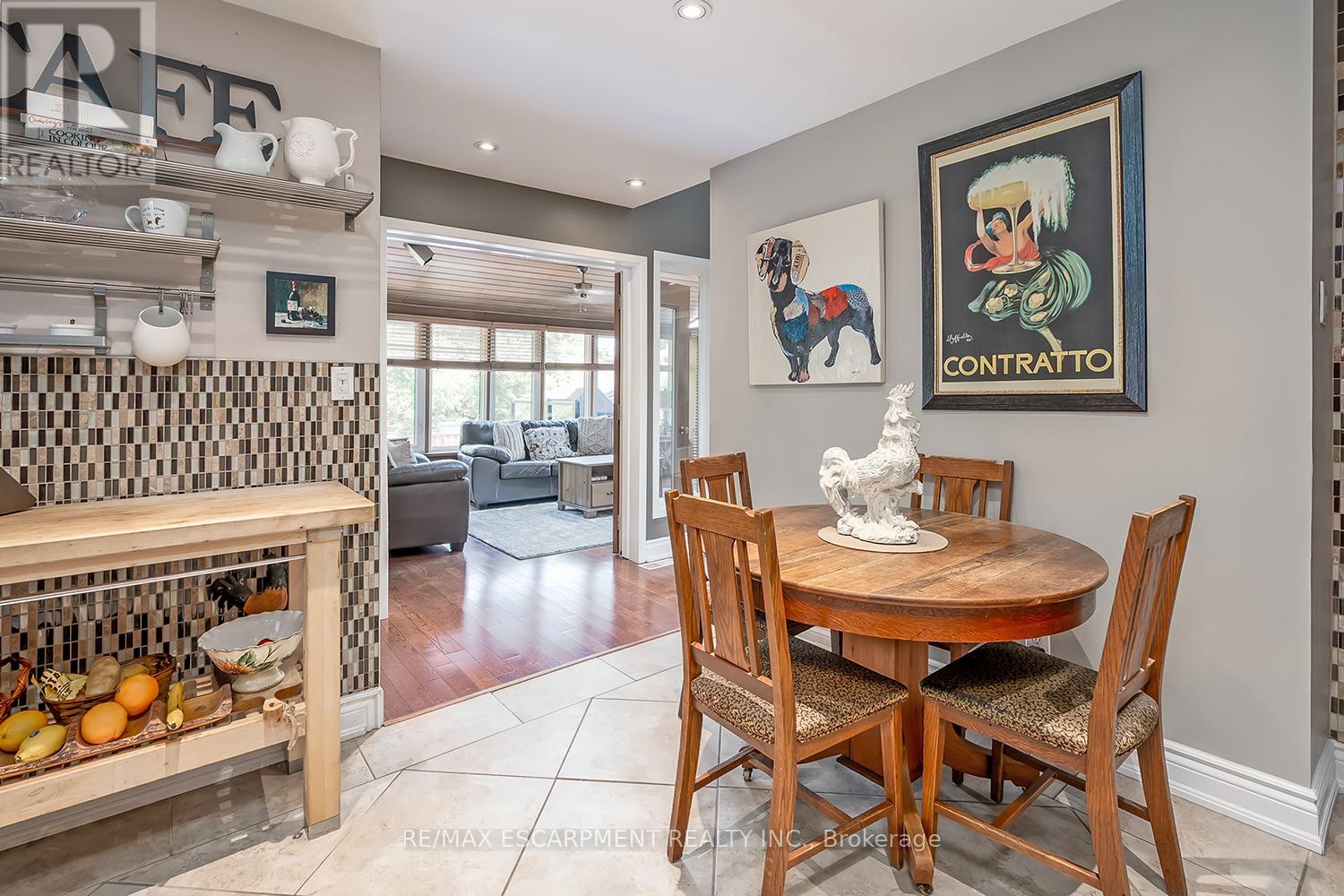 275 Alexander Court, Burlington, Ontario  L7R 4G1 - Photo 24 - W12313019