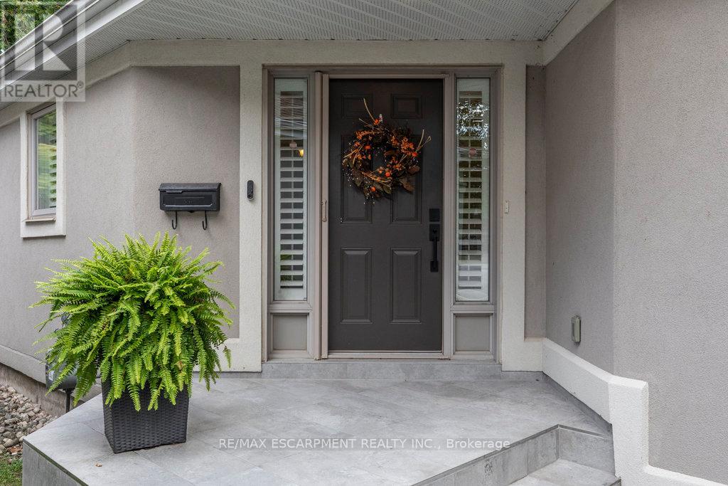 2 - 1095 Skyview Drive, Burlington, Ontario  L7P 4W7 - Photo 4 - W12433824