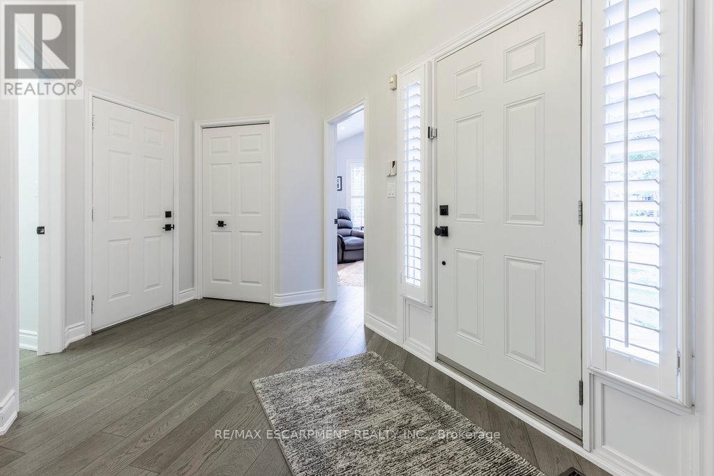 2 - 1095 Skyview Drive, Burlington, Ontario  L7P 4W7 - Photo 6 - W12433824