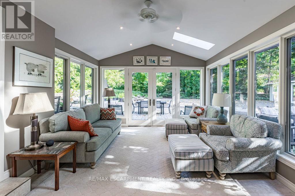 225 Shoreacres Road, Burlington, Ontario  L7L 2H3 - Photo 12 - W12443456