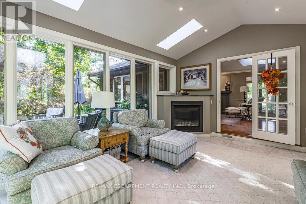 225 Shoreacres Road, Burlington, Ontario  L7L 2H3 - Photo 14 - W12443456