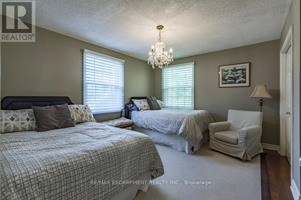 225 Shoreacres Road, Burlington, Ontario  L7L 2H3 - Photo 28 - W12443456