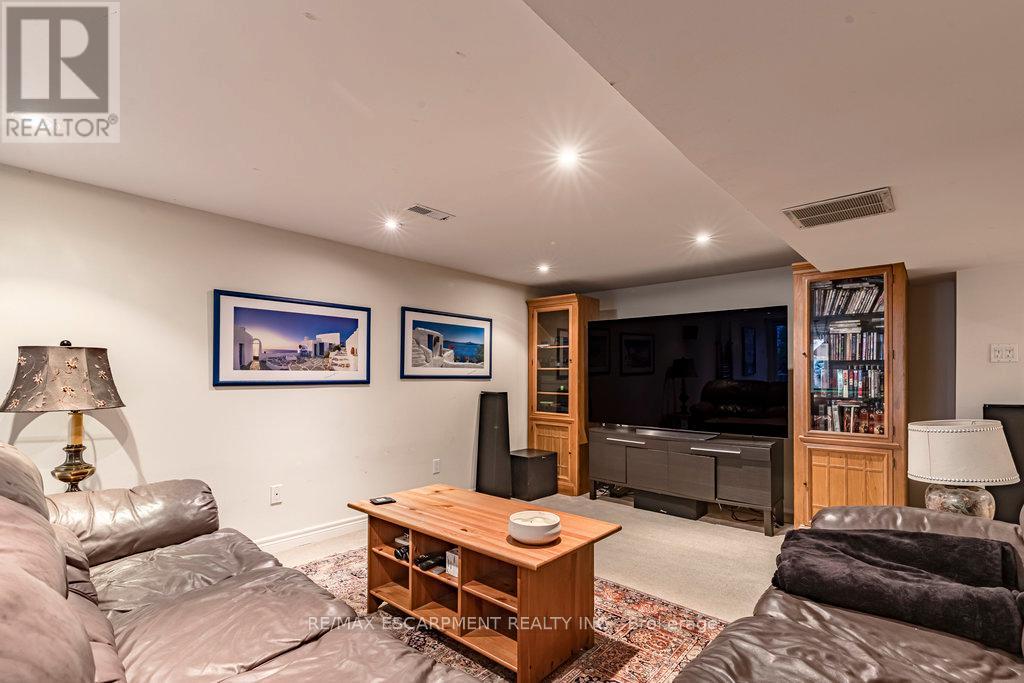 225 Shoreacres Road, Burlington, Ontario  L7L 2H3 - Photo 32 - W12443456