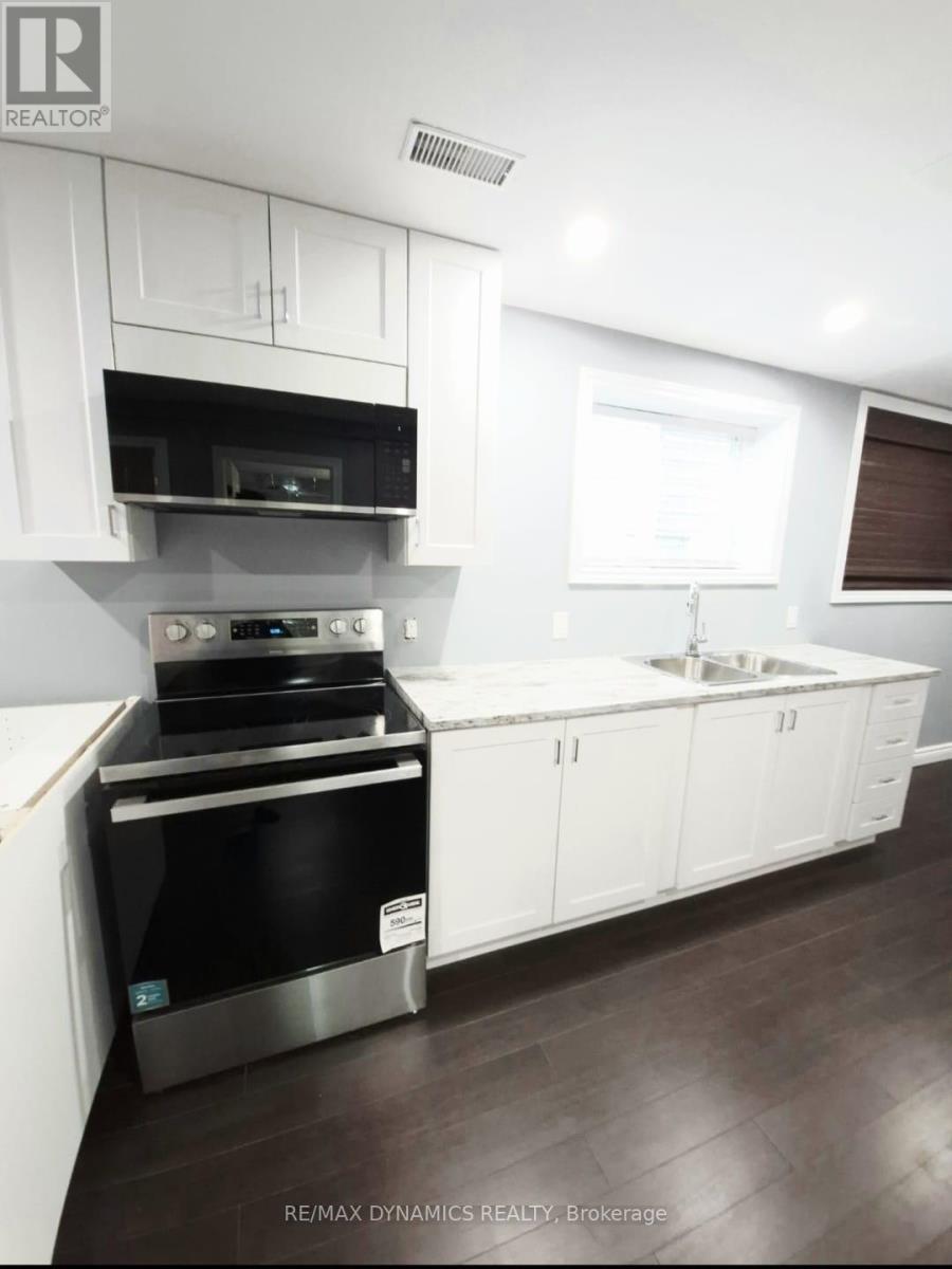 12 Vanier Drive, Welland, Ontario  L3B 1A2 - Photo 2 - X12530924