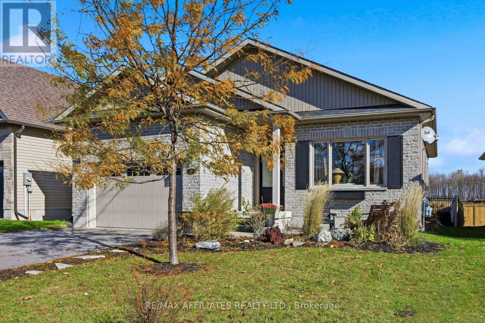 19 SENATORS GATE DRIVE, Perth, Ontario