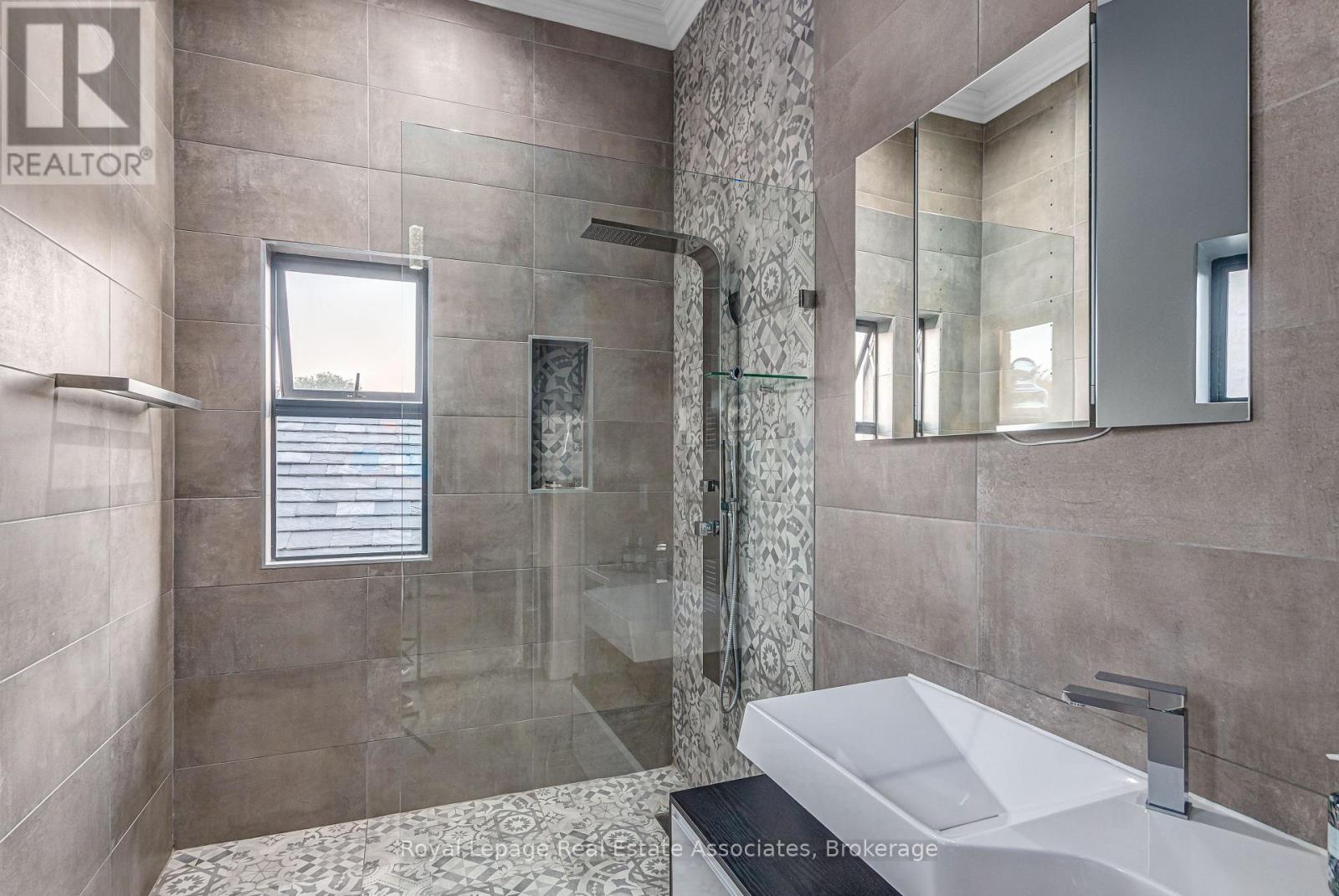 6666 Saint Andrews Street, South Africa, Ontario   - Photo 36 - X12534036